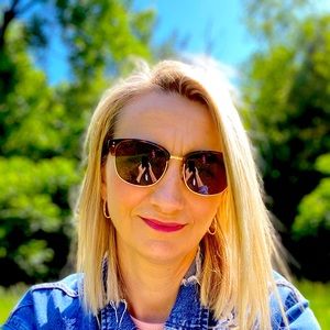 Meet your Posher, Camelia 🇨🇦